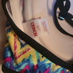 Ladies large or fit like large bikini tops and one matching bottom.
